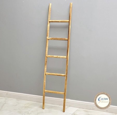 سلم خشب ديكور